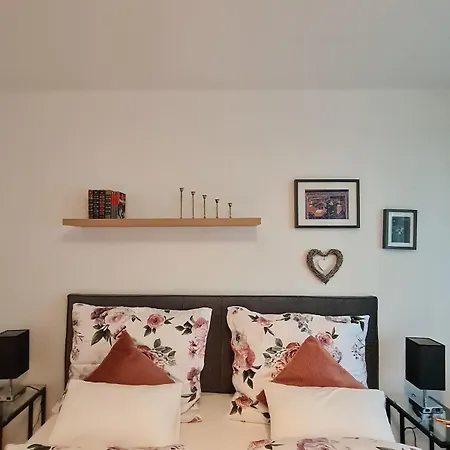 Einladend Апартаменты *